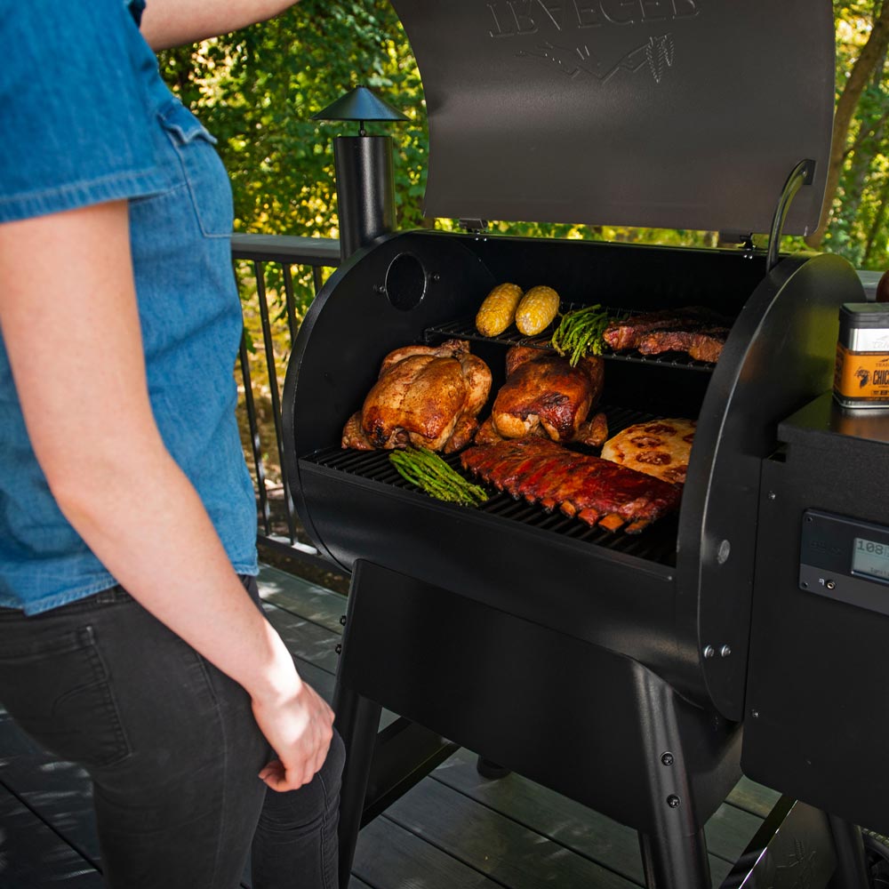Traeger Pro 575 D2 Wood Pellet Smoker BBQ